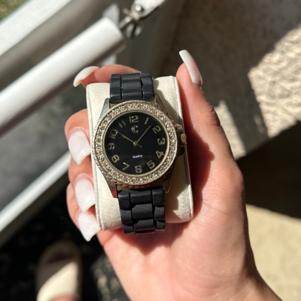 Black and gold watch